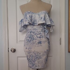 Selfie Leslie Off Shoukder Blue Floral Short Dress Small